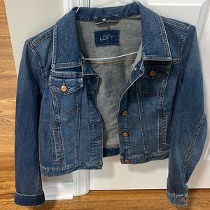 Women’s Loft Medium Wash Jean Jacket. Size M.